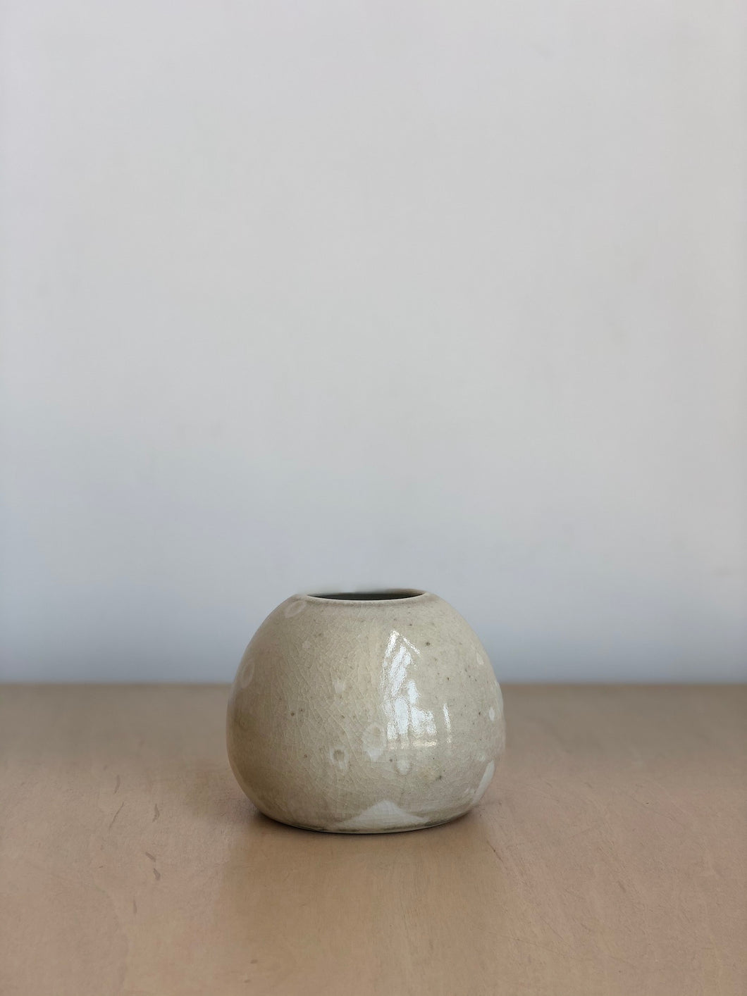 Stardust Bud Vase A in Butter Smoke