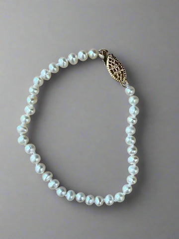 Vintage Cultured Petite Pearl Bracelet
